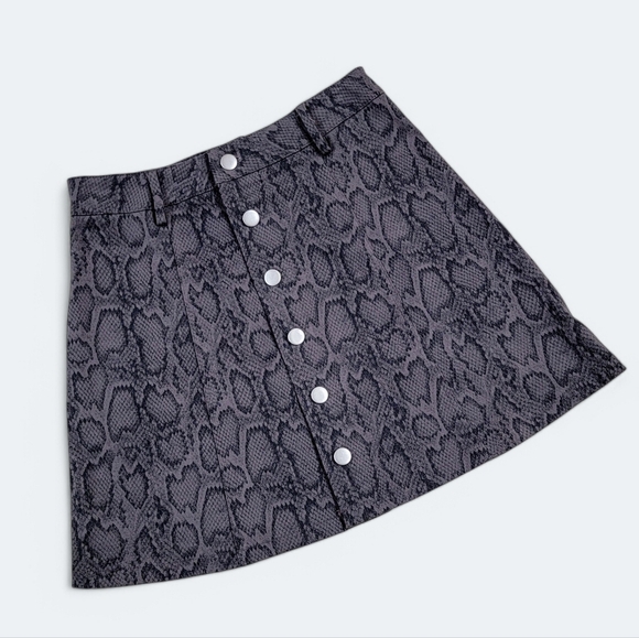 Karlie Brown Snake Print Skirt Button Front Size Small - Picture 11 of 11
